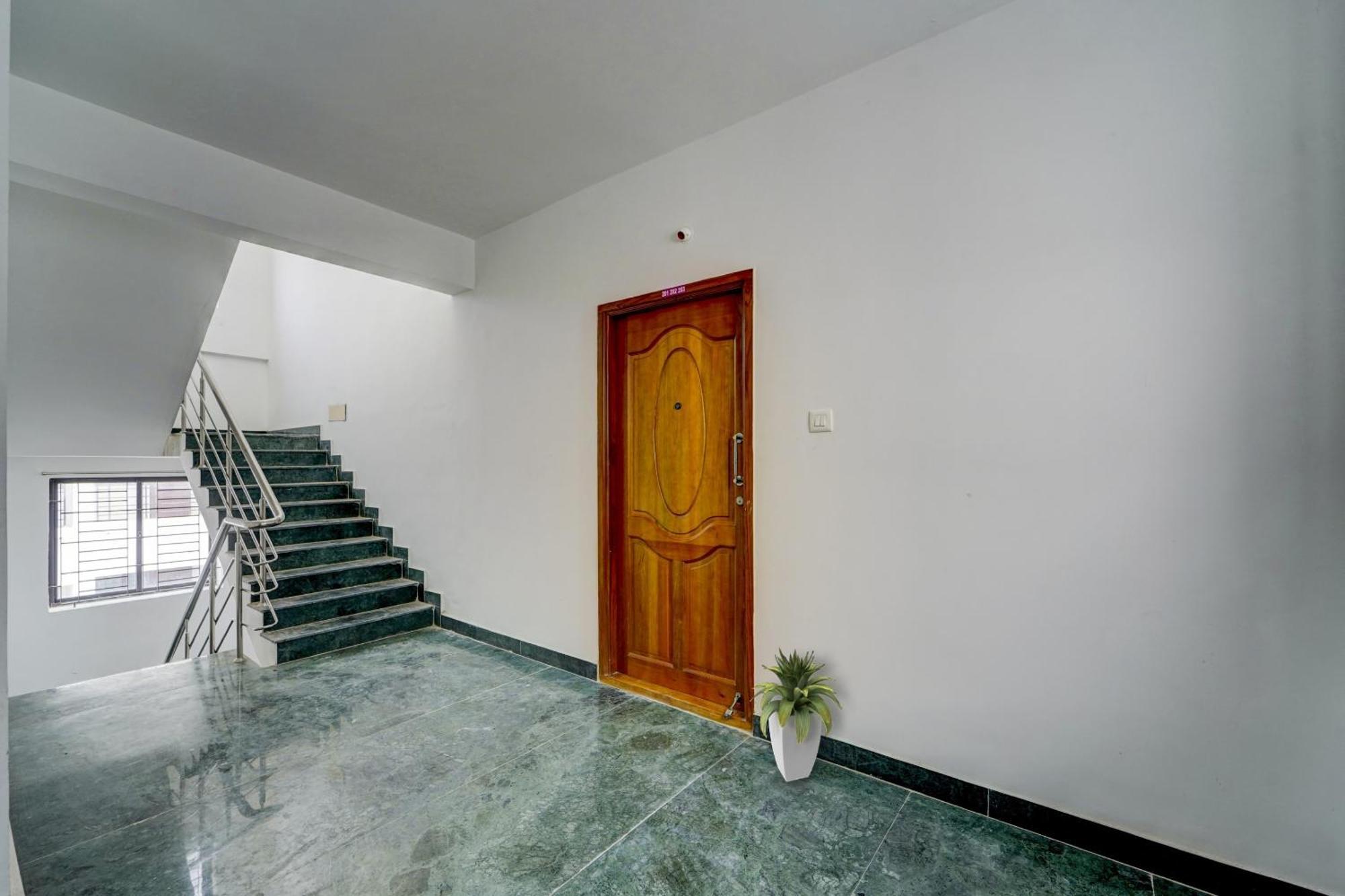 Super Hotel O J2 Service Appartment Madrás Exterior foto